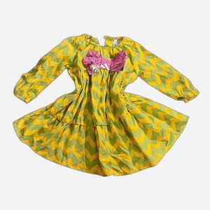 Right Bank Babies Green and yellow chevron print dress w/ pink bow Size 3T.